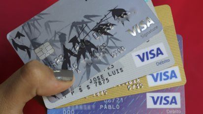 Clase media: Financiarse con tarjetas de crédito, más caro