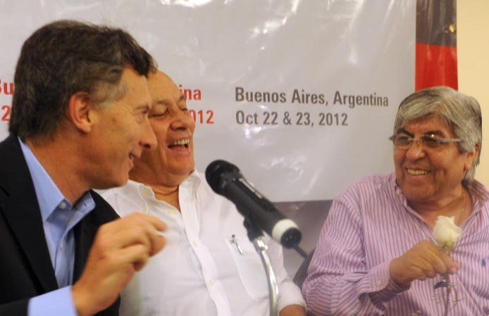 moyanoconmacri.jpg