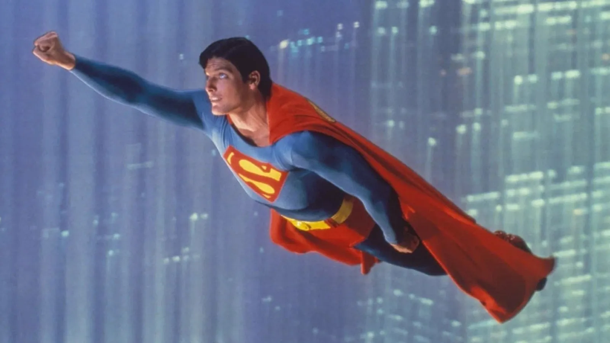 Fuera de su papel de Superman, Christopher Reeve luchó toda su vida para financiar investigaciones sobre tratamientos a lesiones de médula espinal. Fuera de su papel de Superman, Christopher Reeve luchó toda su vida para financiar investigaciones sobre tratamientos a lesiones de médula espinal.