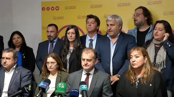 Cabildo Abierto amenazó pero se queda en la coalición multicolor. Cabildo Abierto amenazó pero se queda en la coalición multicolor.