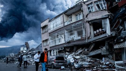 11.000 muertos y 10 metros se desplazó Türkiye hacia Siria