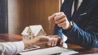 Reforma inmobiliaria: El Gobierno va por todo y busca eliminar la matrícula para ventas Reforma inmobiliaria: El Gobierno va por todo y busca eliminar la matrícula para ventas