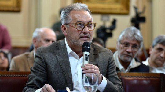 El legislador reclamó por la industria y el empleo.