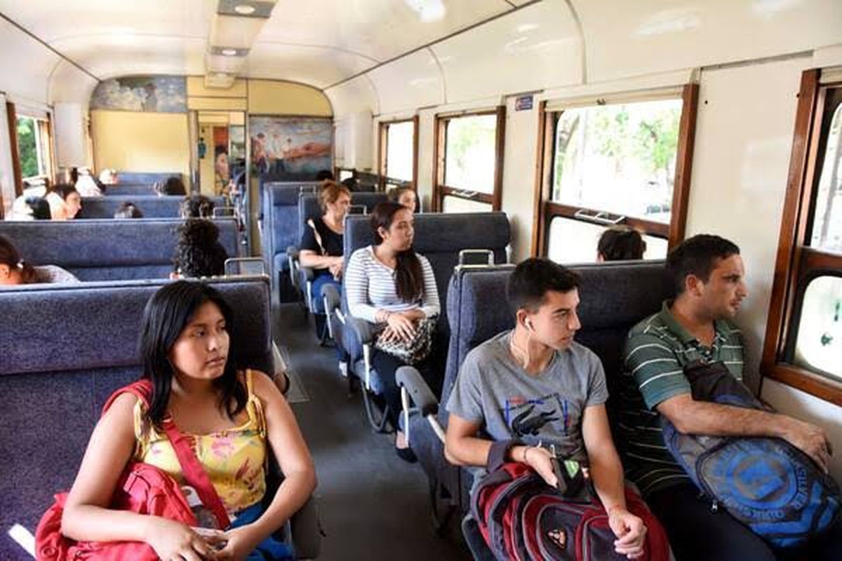 La Universidad Nacional de La Plata avanza con la ampliación del Tren Universitario que promete beneficiar a más de 100.000 personas en Buenos Aires. La Universidad Nacional de La Plata avanza con la ampliación del Tren Universitario que promete beneficiar a más de 100.000 personas en Buenos Aires.
