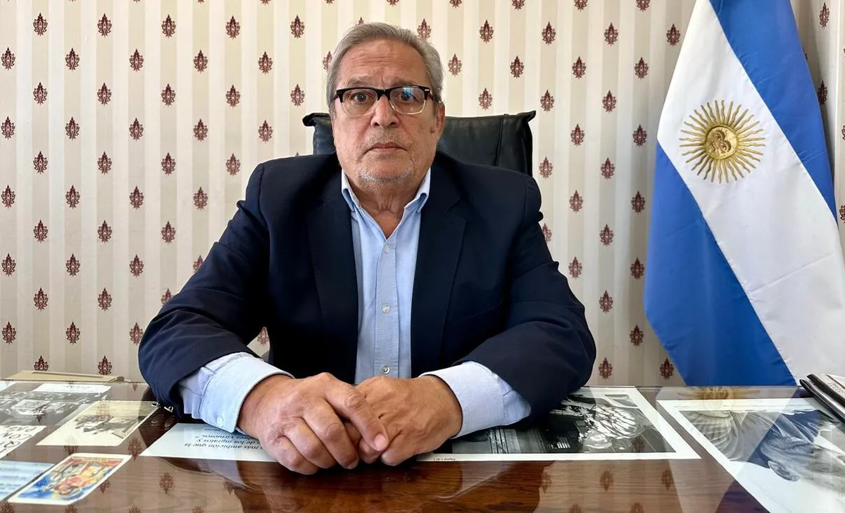 La nueva mayoría del Superior Tribunal consagró a Daniel Mariani como presidente del cuerpo y declaró nula toda actuación y resolución firmada por Renée Fernández, quien había sido nombrada presidenta tras la vacancia generada el año pasado y respondía a sectores ligados al kirchnerismo. La nueva mayoría del Superior Tribunal consagró a Daniel Mariani como presidente del cuerpo y declaró nula toda actuación y resolución firmada por Renée Fernández, quien había sido nombrada presidenta tras la vacancia generada el año pasado y respondía a sectores ligados al kirchnerismo.