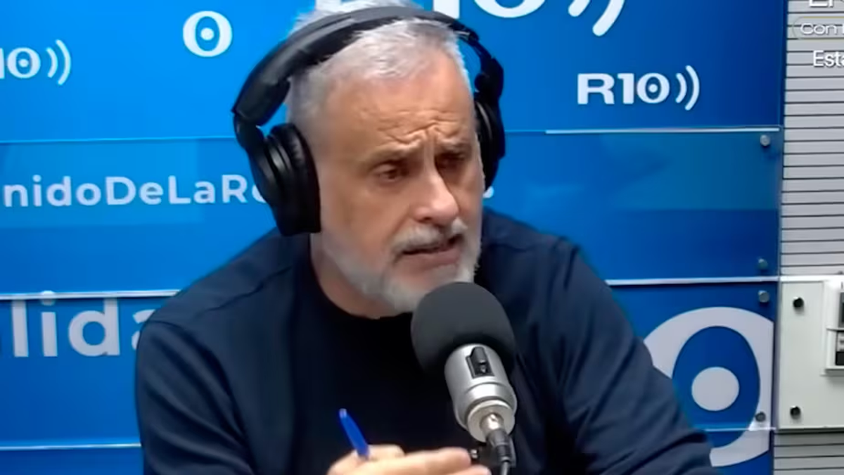 Jorge Rial deja Argenzuela agotado física y emocionalmente, tras años de trabajo intenso y problemas de salud. Su salida muestra el desgaste de una figura clave del ecosistema K. Jorge Rial deja Argenzuela agotado física y emocionalmente, tras años de trabajo intenso y problemas de salud. Su salida muestra el desgaste de una figura clave del ecosistema K.