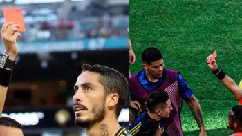 Figal y Herrera en el momento de sus expulsiones en el debut de Boca con Benfica. Figal y Herrera en el momento de sus expulsiones en el debut de Boca con Benfica.