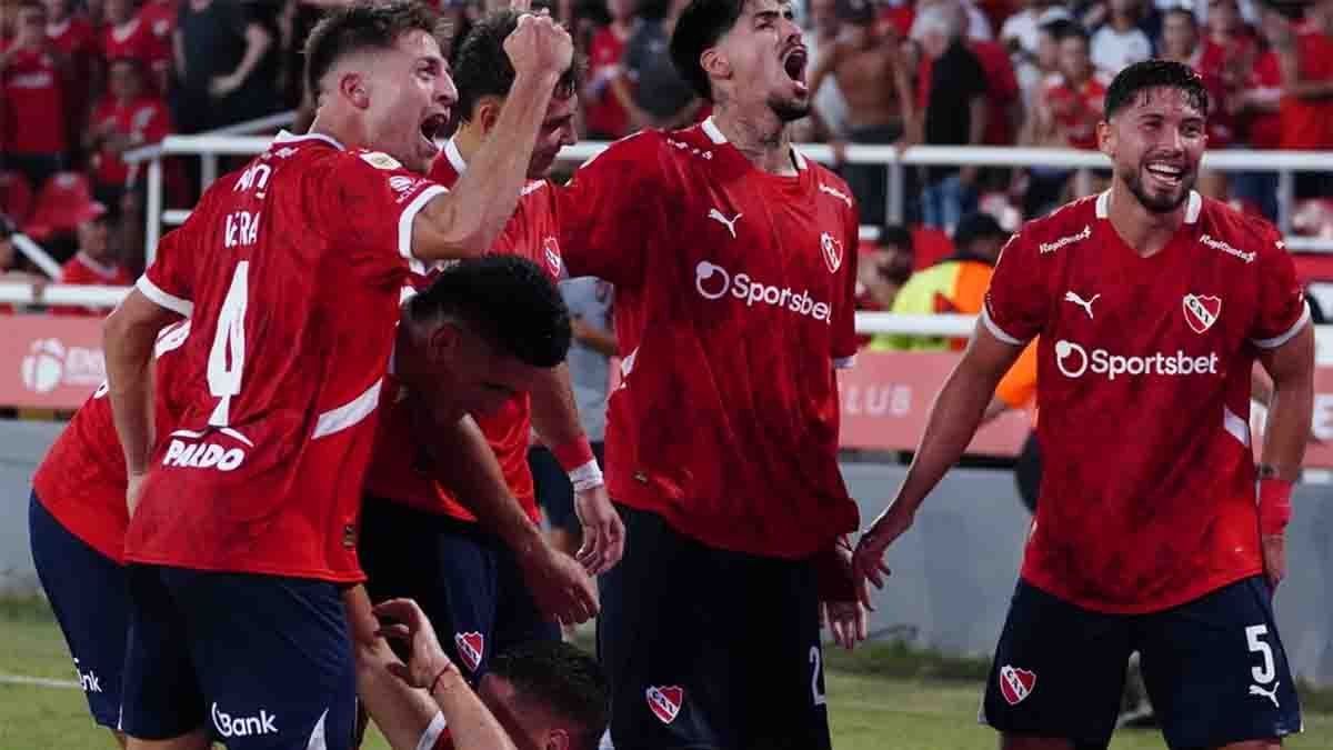 Independientefue sancionado por la FIFA y deberá pagar la suma de 570.000 dólares para podersalir de una nueva inhibición y volver a sumar refuerzos.