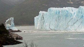 cayo el puente de hielo del glaciar perito moreno en un espectaculo que se reservo la naturaleza cayo el puente de hielo del glaciar perito moreno en un espectaculo que se reservo la naturaleza