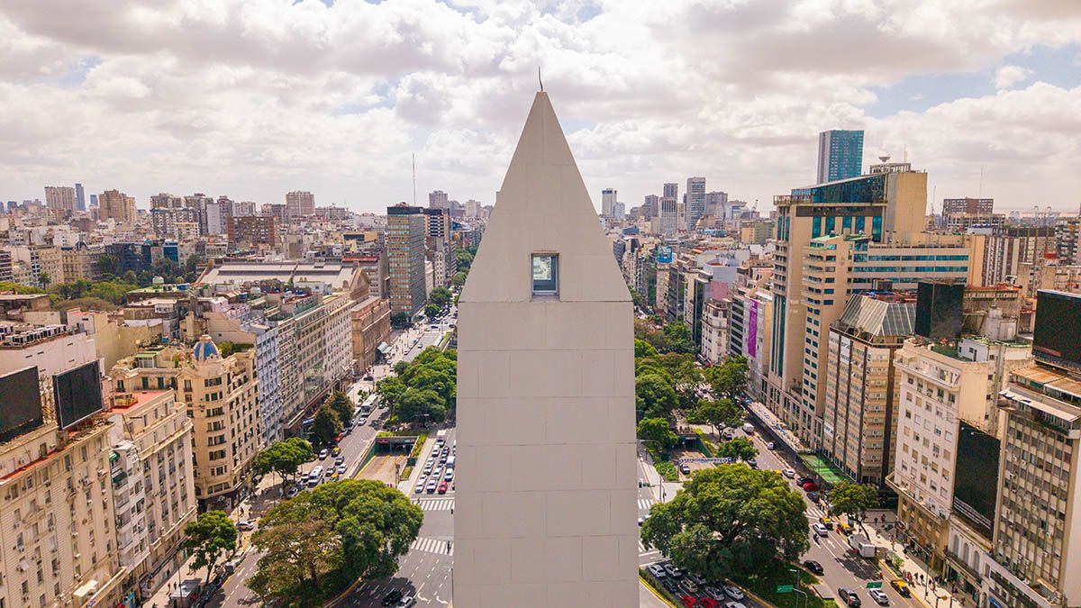 El Tour al Obelisco se transformó en una experiencia única e inédita gracias al mirador que incorporó Civitatis, la plataforma líder de excursiones. El Tour al Obelisco se transformó en una experiencia única e inédita gracias al mirador que incorporó Civitatis, la plataforma líder de excursiones.
