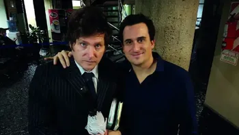 Priorizar el 'tachin tachin' para los Milei complica a Javier Lanari