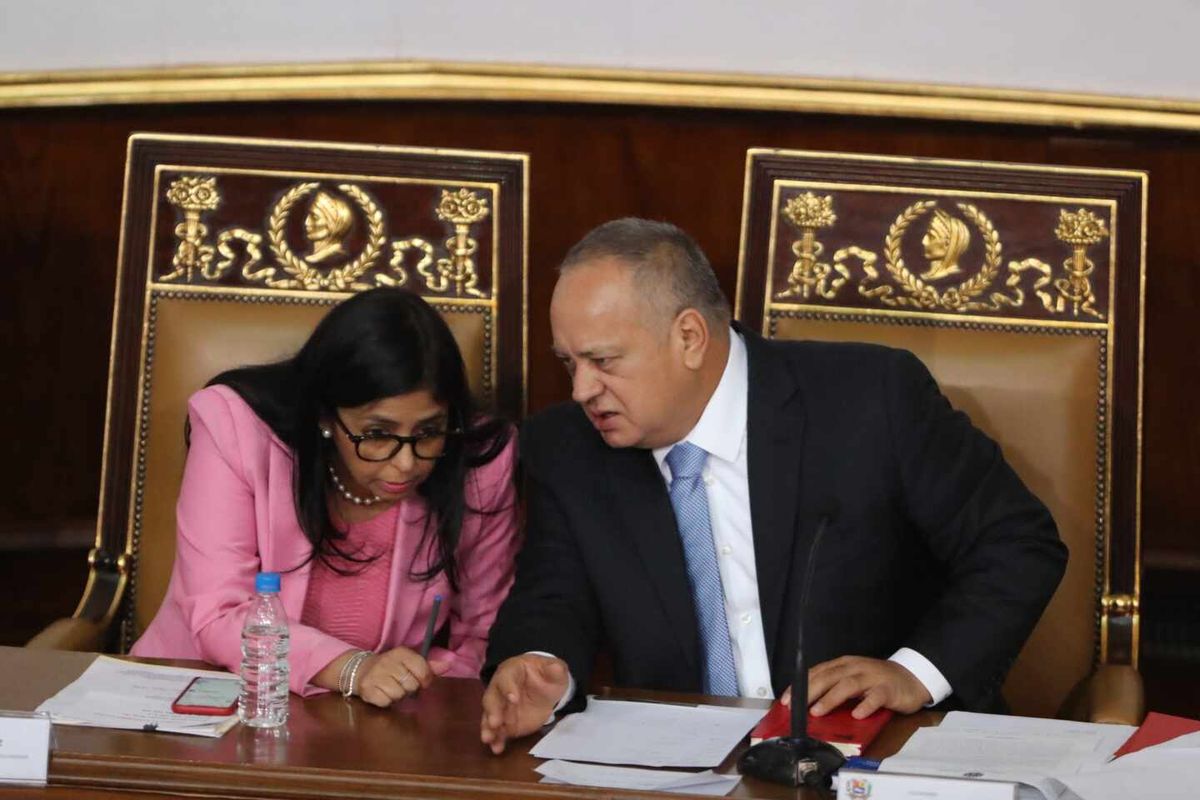 Delcy Rodriguez y Diosdado Cabello. Delcy Rodriguez y Diosdado Cabello.