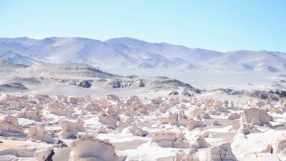 El desierto blanco que es un paraíso escondido al norte de Argentina