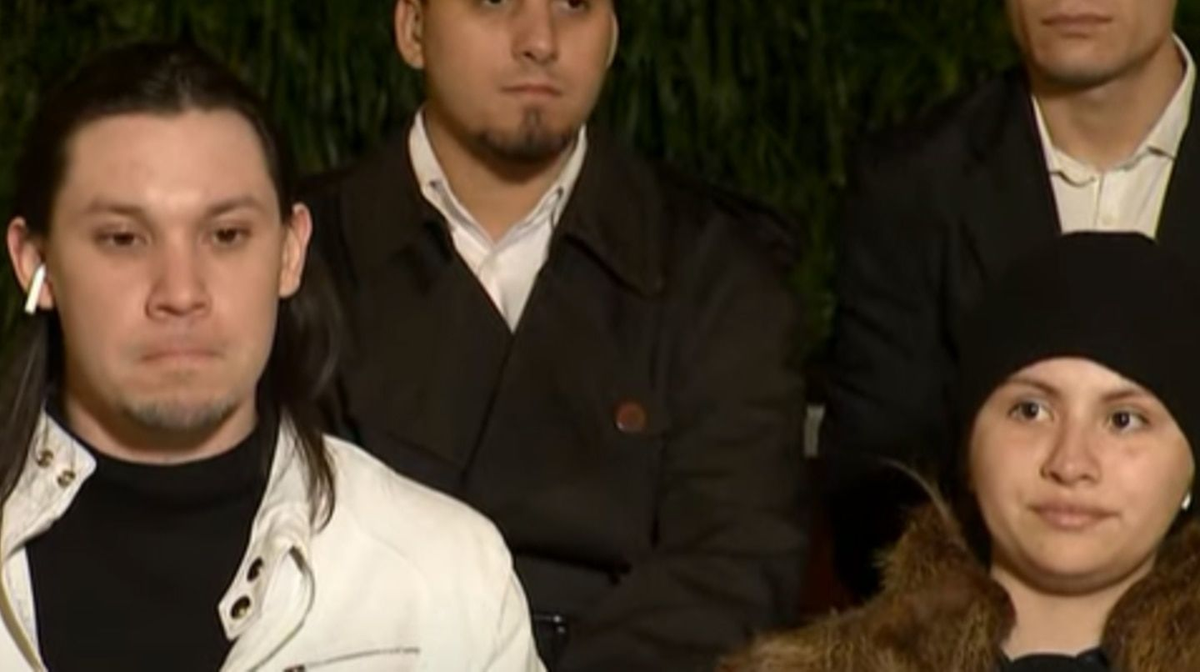 Gabriel Carrizo, el joven dueño de la garrafa de la máquina de copitos junto con la detenida por el atentado contra Cristina Fernández de Kirchner, Brenda Uliarte , durante una entrevista televisiva.