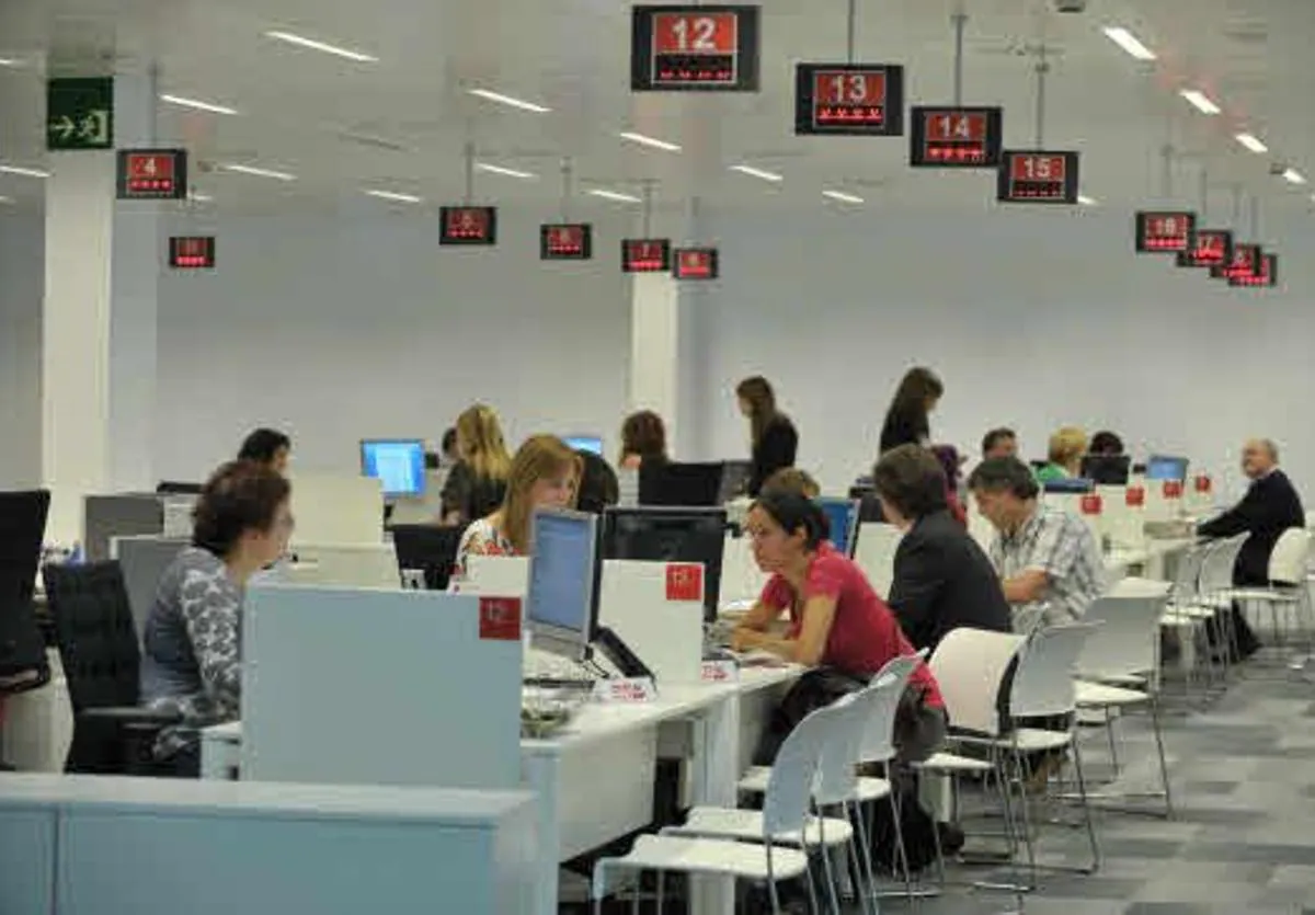 Concursos de antecedentes y oposición para los trabajadores estatales mejor rankeados en España Concursos de antecedentes y oposición para los trabajadores estatales mejor rankeados en España