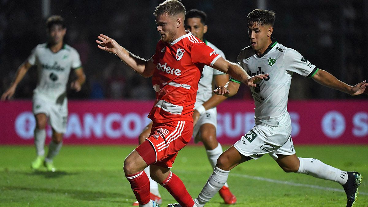 River se trepó a la punta de la Liga Profesional de Fútbol (LPF) tras ganarle 0-2 a Sarmiento de Junín pero San Lorenzo podría bajarlo de la cima. (Foto: Noticias Argentinas)