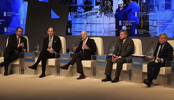 Presidente de Dow Chemical, Andrew Liveris, el director ejecutivo para América Latina y el Caribe de Toyota, Steve St. Angelo; presidente de Techint, Paolo Rocca; vicepresidente de IBM, Bruno Di Leo; y CEO de WPP, Martin Sorrel.