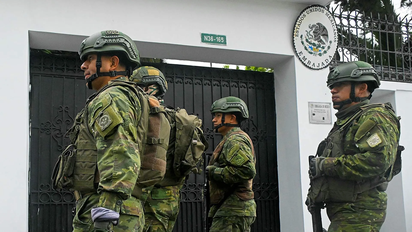 Argentina asila a venezolanos, Maduro / Maradona, y Ecuador se opone a México