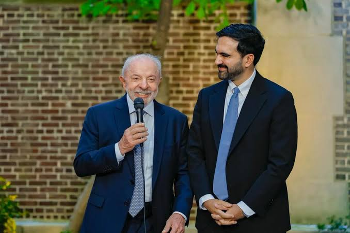El presidente brasileño, Luiz Inácio Lula da Silva, habla con el alcalde de la ciudad de Nueva York, Zohran Mamdani, durante una reunión en la residencia del embajador de Brasil ante las Naciones Unidas, Nueva York, EEUU, el 21 de septiembre de 2026. Adam Gray/Pool vía REUTERS y EFE El presidente brasileño, Luiz Inácio Lula da Silva, habla con el alcalde de la ciudad de Nueva York, Zohran Mamdani, durante una reunión en la residencia del embajador de Brasil ante las Naciones Unidas, Nueva York, EEUU, el 21 de septiembre de 2026. Adam Gray/Pool vía REUTERS y EFE