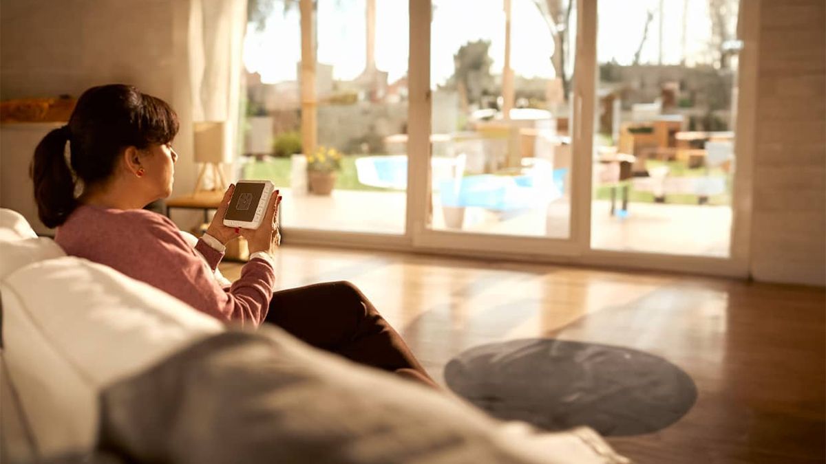 La empresa de alarmas Verisure apela al uso de la tecnología para el cuidado de los adultos mayores en resguardo de su privacidad. La empresa de alarmas Verisure apela al uso de la tecnología para el cuidado de los adultos mayores en resguardo de su privacidad.