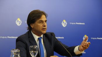 Sucesivos escándalos dañan la reputación de Uruguay como caso exitoso de América Latina, dice The Economist. Sucesivos escándalos dañan la reputación de Uruguay como caso exitoso de América Latina, dice The Economist.
