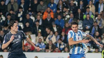 Gonzalo Di Renzo avanza con la pelota en el partido ante Real Madrid Gonzalo Di Renzo avanza con la pelota en el partido ante Real Madrid