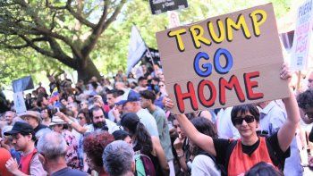 El centro de Rosario visibilizó el malestar de organizaciones políticas, sociales y sindicales. El centro de Rosario visibilizó el malestar de organizaciones políticas, sociales y sindicales.