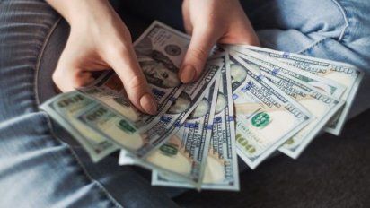 ARCA establece nuevos límites de dinero en efectivo para viajar al exterior