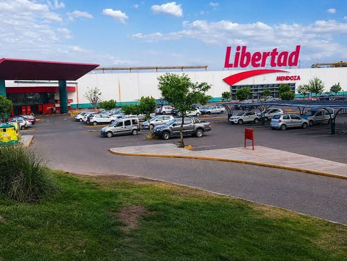 Hipermercado Libertad Godoy Cruz, no pudo contra la caída del consumo.