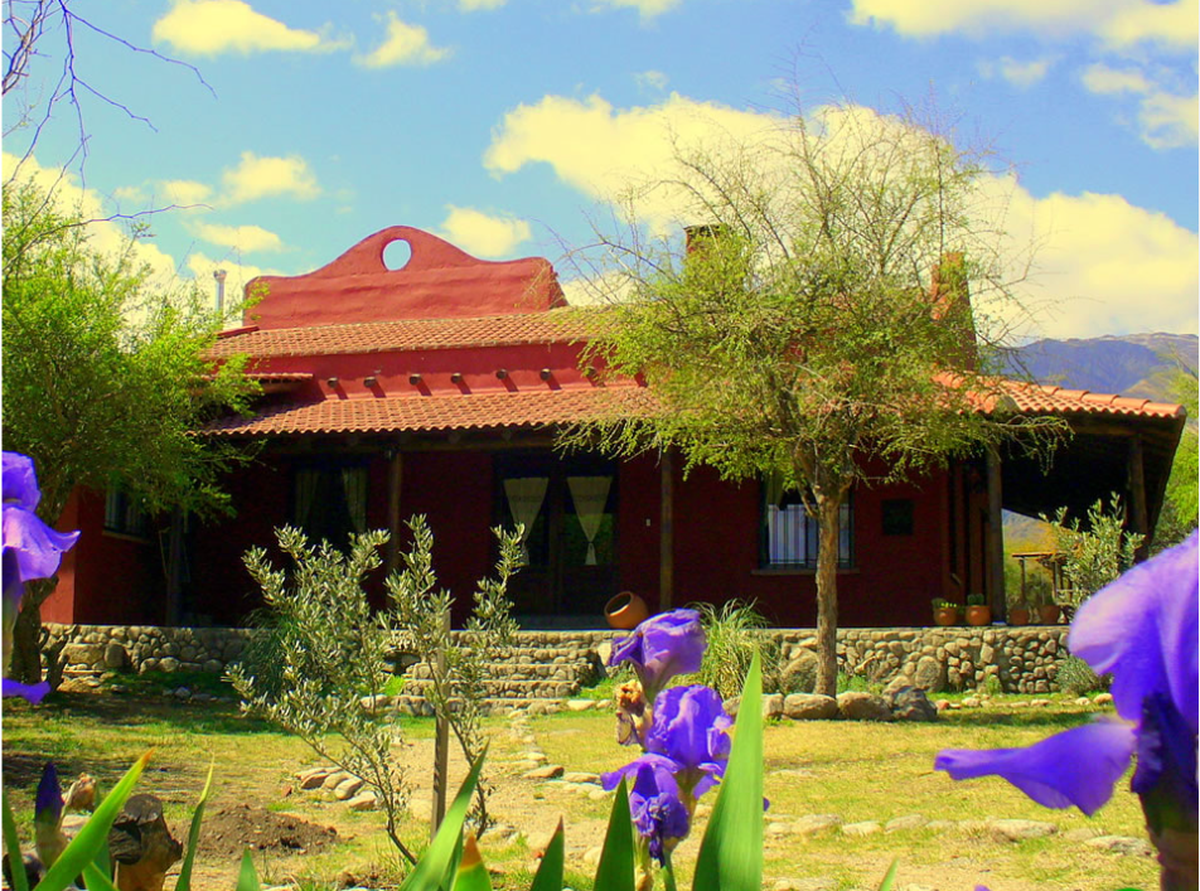 Los turistas destacan el increíble paisaje que rodea el complejo, la comida y la buena atención.