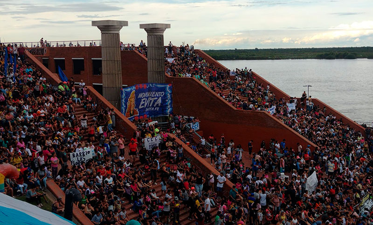 La concentración estuvo organizada por los movimientos sociales y el Movimiento Evita. La concentración estuvo organizada por los movimientos sociales y el Movimiento Evita. 