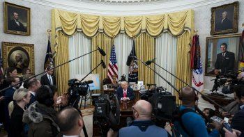 Donald Trump hostiga y se burla de los periodistas por investigar y la guerra: