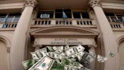 altText(No prohibirán la compra de dólares a beneficiarios del IFE)}