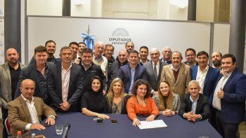 No más papelones: LLA lanza un curso para candidatos a Diputados del 2025