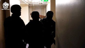 Australia anuncia que detuvo a miembros de una red global satánica de pedofilia