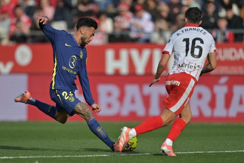 Nico González se ganó la confianza de Simeone, pero su continuidad en el Atlético de Madrid depende de una cláusula millonaria.
