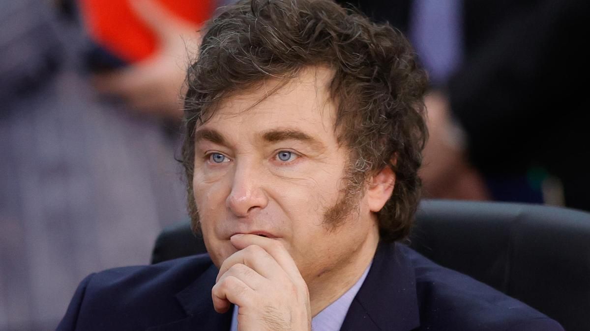 El Indice de Confianza en el Gobierno de Javier Milei cae lento pero a paso firme...