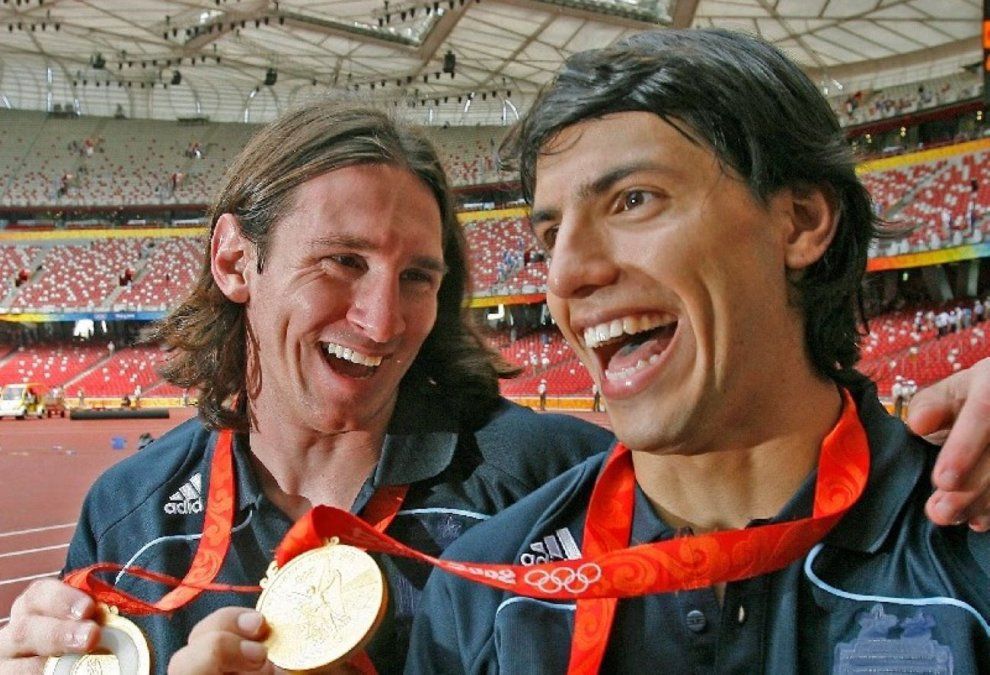 Messi y Agüero campeones olímpicos con Argentina.