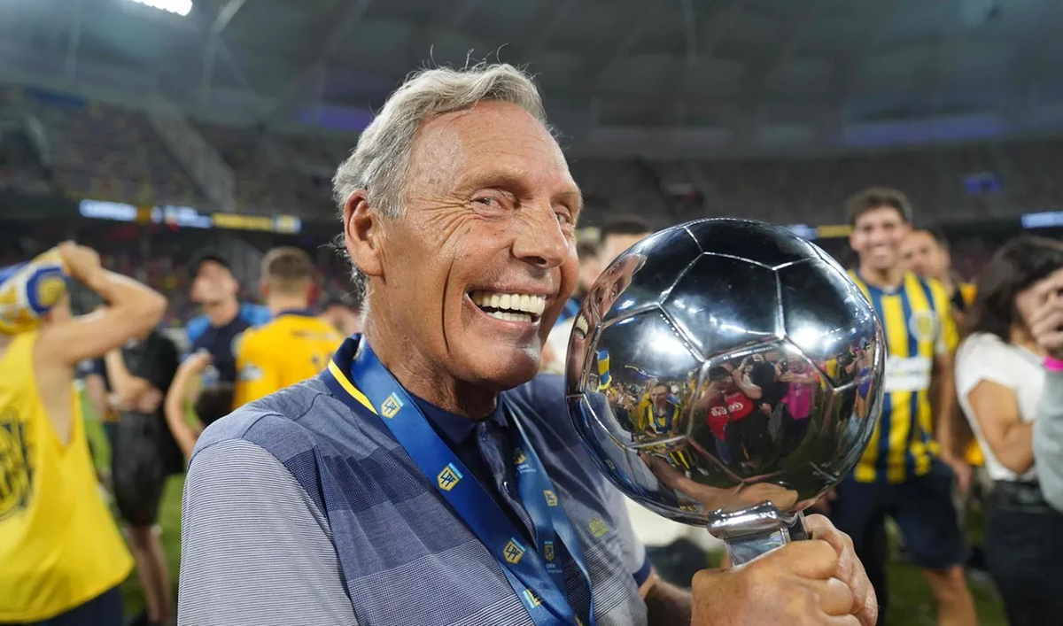 El ídolo canalla dio un paso al costado. El ídolo canalla dio un paso al costado. 