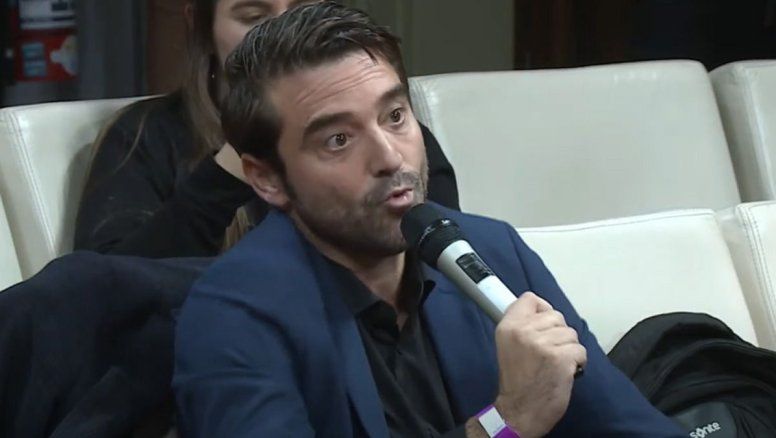 Escándalo en conferencia de Adorni: Periodistas argentinos vs. el español Negre