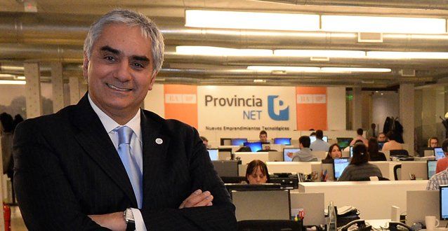 Santiago Montoya en sus épocas en el Banco Provincia. Santiago Montoya en sus épocas en el Banco Provincia. 
