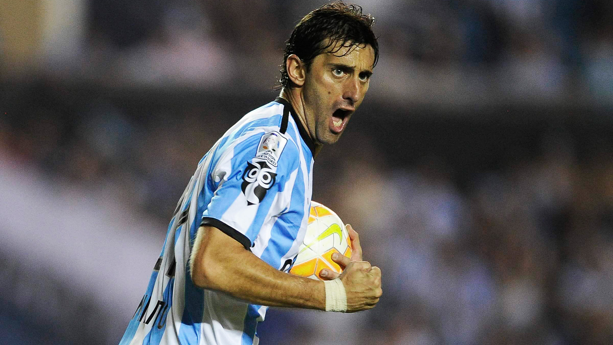 Diego Milito, ídolo de Racing. Diego Milito, ídolo de Racing.