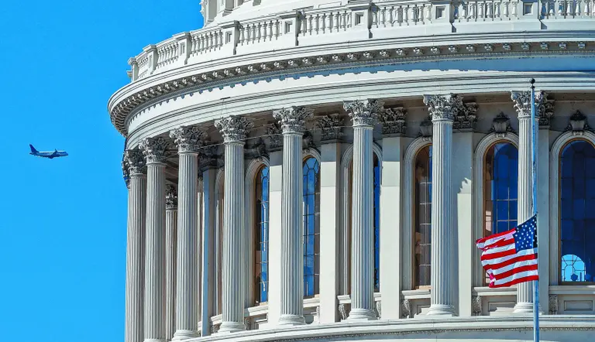 Donald Trump ha dado un giro inesperado al instar a los republicanos de la Cámara de Representantes a que voten a favor durante este martes una medida para hacer públicos los archivos de Jeffrey Epstein. Donald Trump ha dado un giro inesperado al instar a los republicanos de la Cámara de Representantes a que voten a favor durante este martes una medida para hacer públicos los archivos de Jeffrey Epstein.