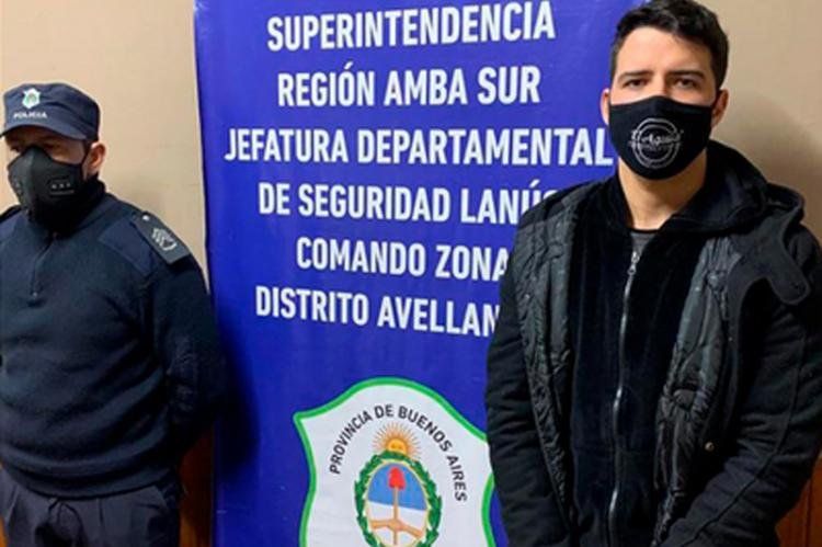 Alexis Zárate fue detenido en la tarde de este viernes (03/07) en su casa del partido bonaerense de Avellaneda y deberá cumplir en la cárcel la condena de seis años y medio que le fue dictada en 2017 por abuso sexual con acceso carnal, luego de que la Sup