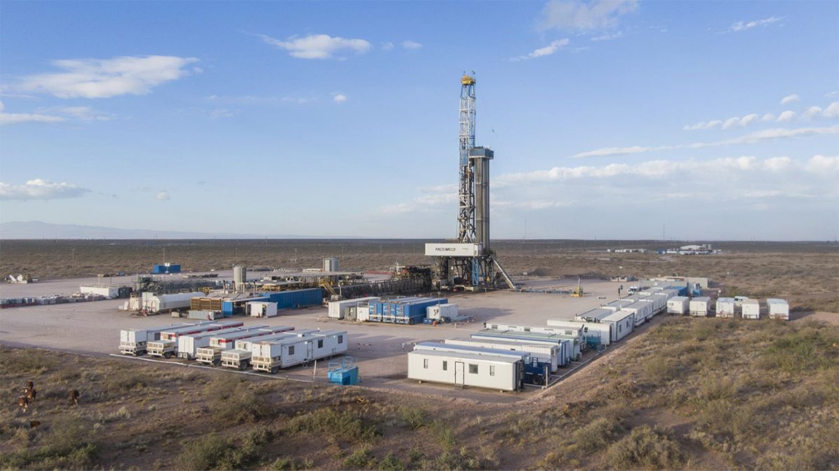 YPF anunció que La Angostura Sur se consolidó como uno de los cinco bloques más productivos de Vaca Muerta luego de que elevara su producción de barriles. YPF anunció que La Angostura Sur se consolidó como uno de los cinco bloques más productivos de Vaca Muerta luego de que elevara su producción de barriles.