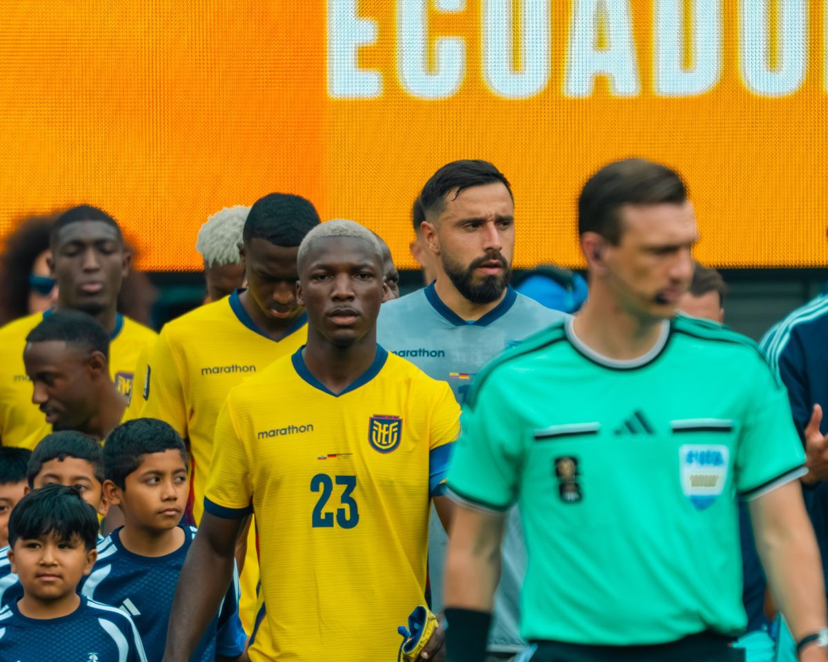 Ecuador se enfrenta a México (y sus hinchas)