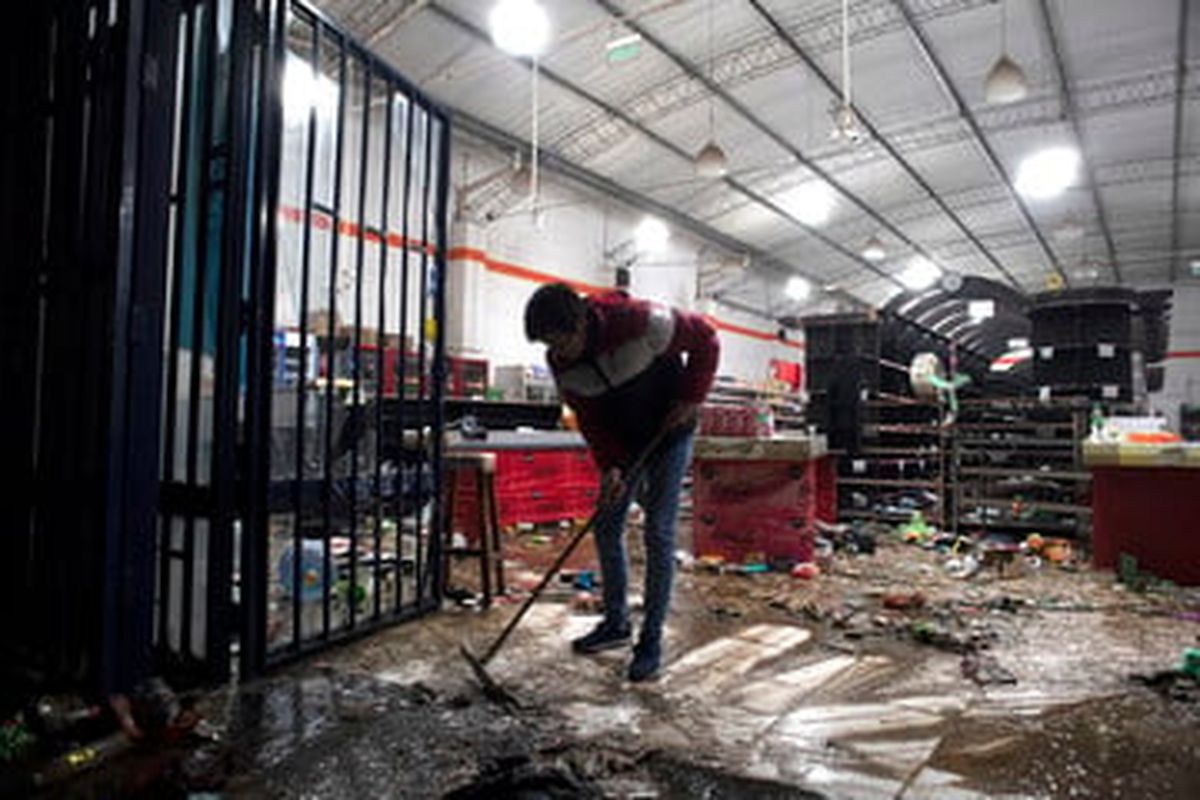 Así quedó el super destruido por un saqueo Así quedó el super destruido por un saqueo
