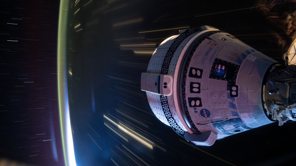 Si la NASA determina que el Starliner no es lo suficientemente seguro para el regreso, la nave se desacoplará vacía de la estación. En ese caso, Williams y Wilmore volverían a bordo de una cápsula Dragon de SpaceX, posiblemente en febrero de 2025. Si la NASA determina que el Starliner no es lo suficientemente seguro para el regreso, la nave se desacoplará vacía de la estación. En ese caso, Williams y Wilmore volverían a bordo de una cápsula Dragon de SpaceX, posiblemente en febrero de 2025.