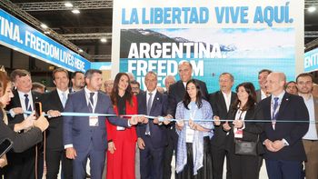 Daniel Scioli junto a Shaikha Nasser, durante una actividad oficial de ONU Turismo en el marco de Fitur, en Madrid. Daniel Scioli junto a Shaikha Nasser, durante una actividad oficial de ONU Turismo en el marco de Fitur, en Madrid.