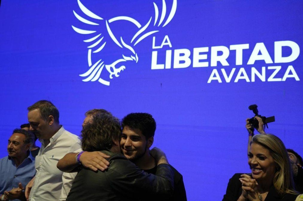 La mayoría de los votantes de LLA asegura que su salario no logra ganarle a la inflación.&nbsp;